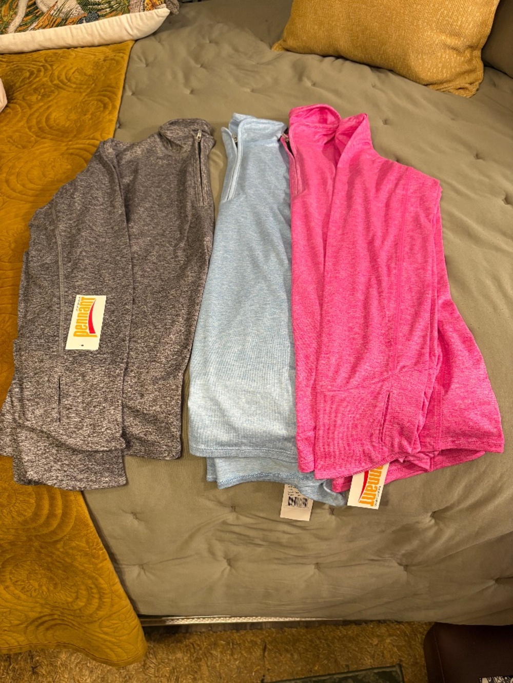 3 - Pennant pullover Shirts